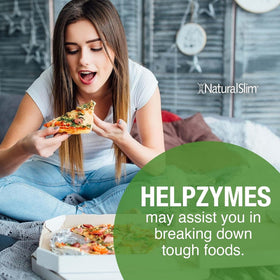 NaturalSlim Helpzymes capsules sur une surface blanche