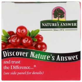 Nature's Answer Cranberry versé dans une cuillère