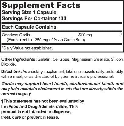 Nature's Blend Ail Odorless 1 250 mg 100 capsules sur une table en bois