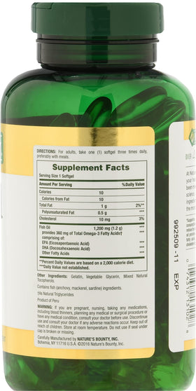 Nature's Bounty Huile de Poisson 200 capsules sur fond blanc