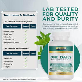 Nature's Lab Multivitamines Quotidiennes, capsules dans une main