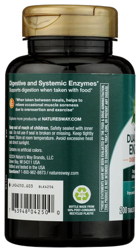 Nature's Way Mega-Zyme, comprimés dans une main