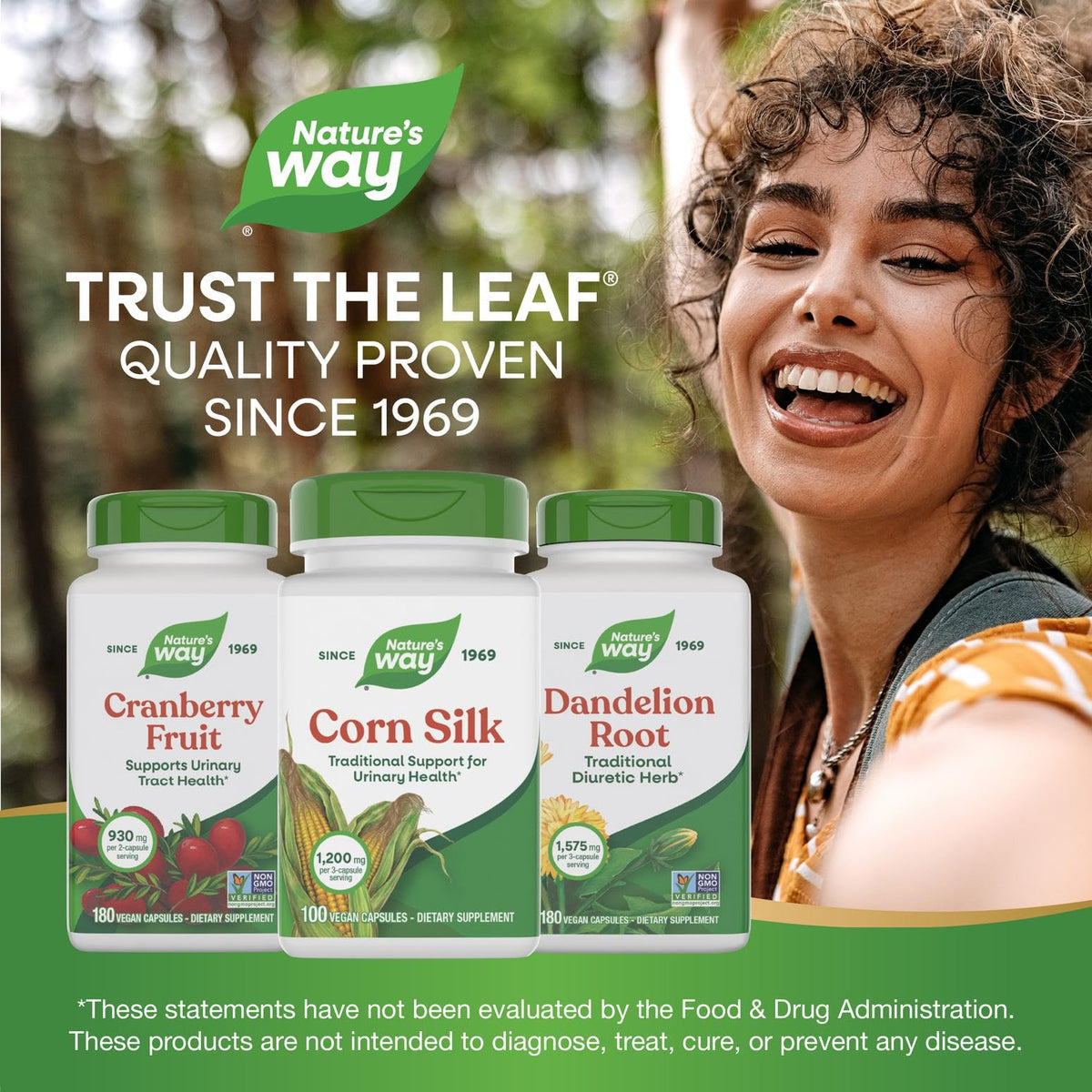 Nature's Way Soie de Maïs, capsules en main avec un verre d'eau