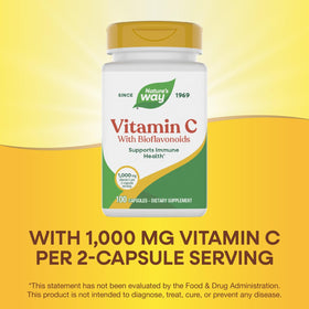 Nature's Way Vitamine C 1000 mg capsules on a wooden table