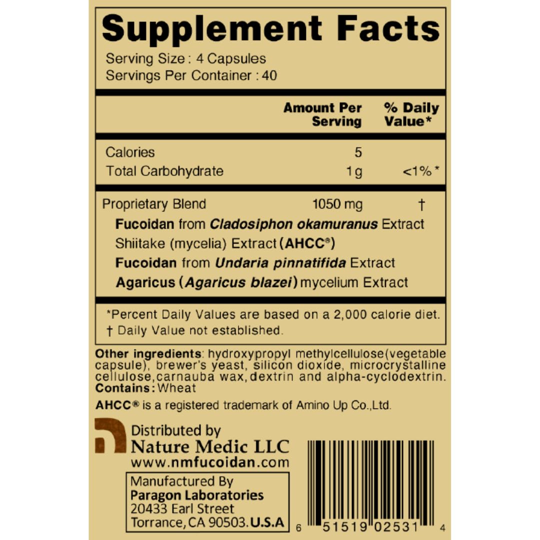 NatureMedic Fucoidan avec AHCC® en capsules végétales sur un fond blanc