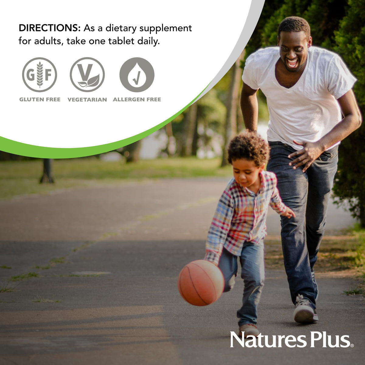 NaturesPlus Niacinamide 1000 mg comprimés dans la main