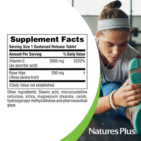 NaturesPlus Ultra-C 2000 mg tablettes dans une main