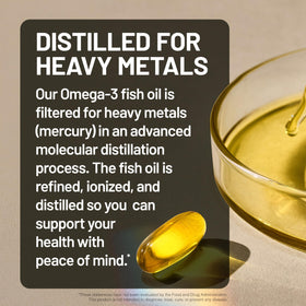 NatureWise Omega 3 gélules à côté d'un verre d'eau
