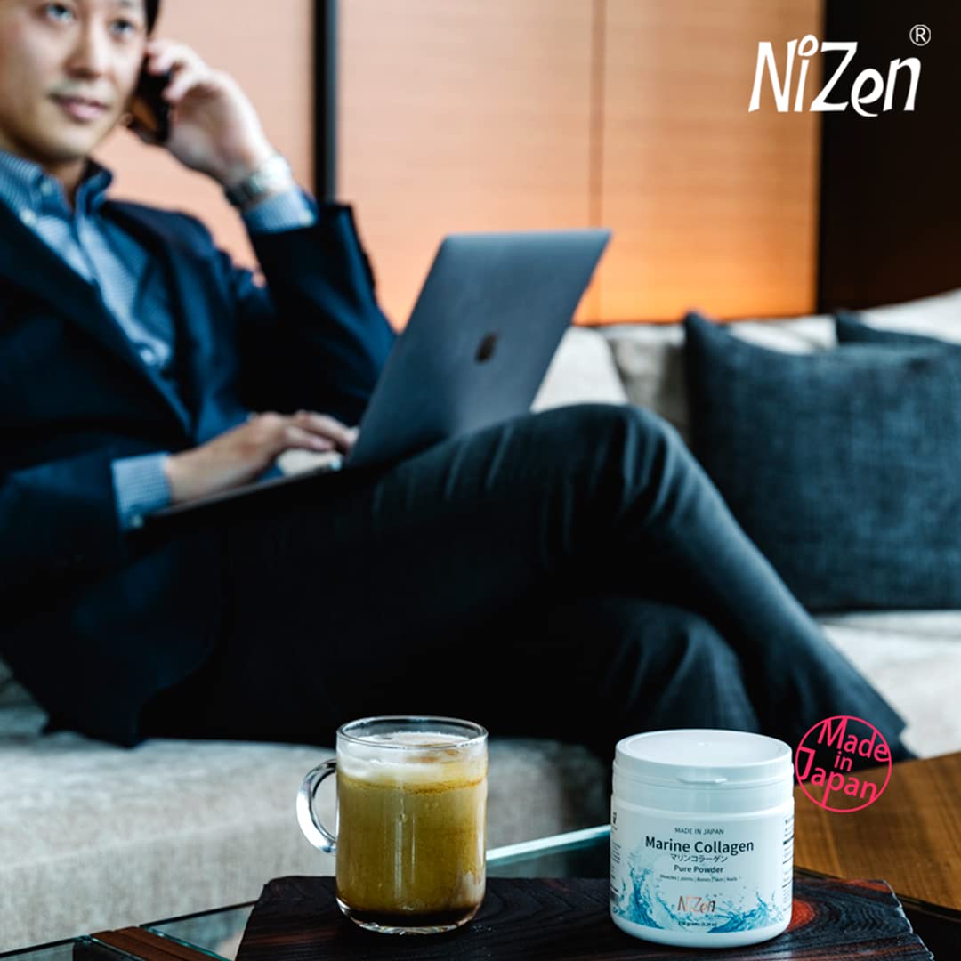 Nizen Poudre de Collagène Marin Pur 209g dans un verre d'eau