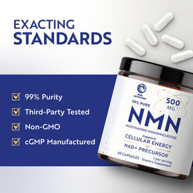 Nobi Nutrition Complément NMN 500mg sur une table avec un verre d'eau
