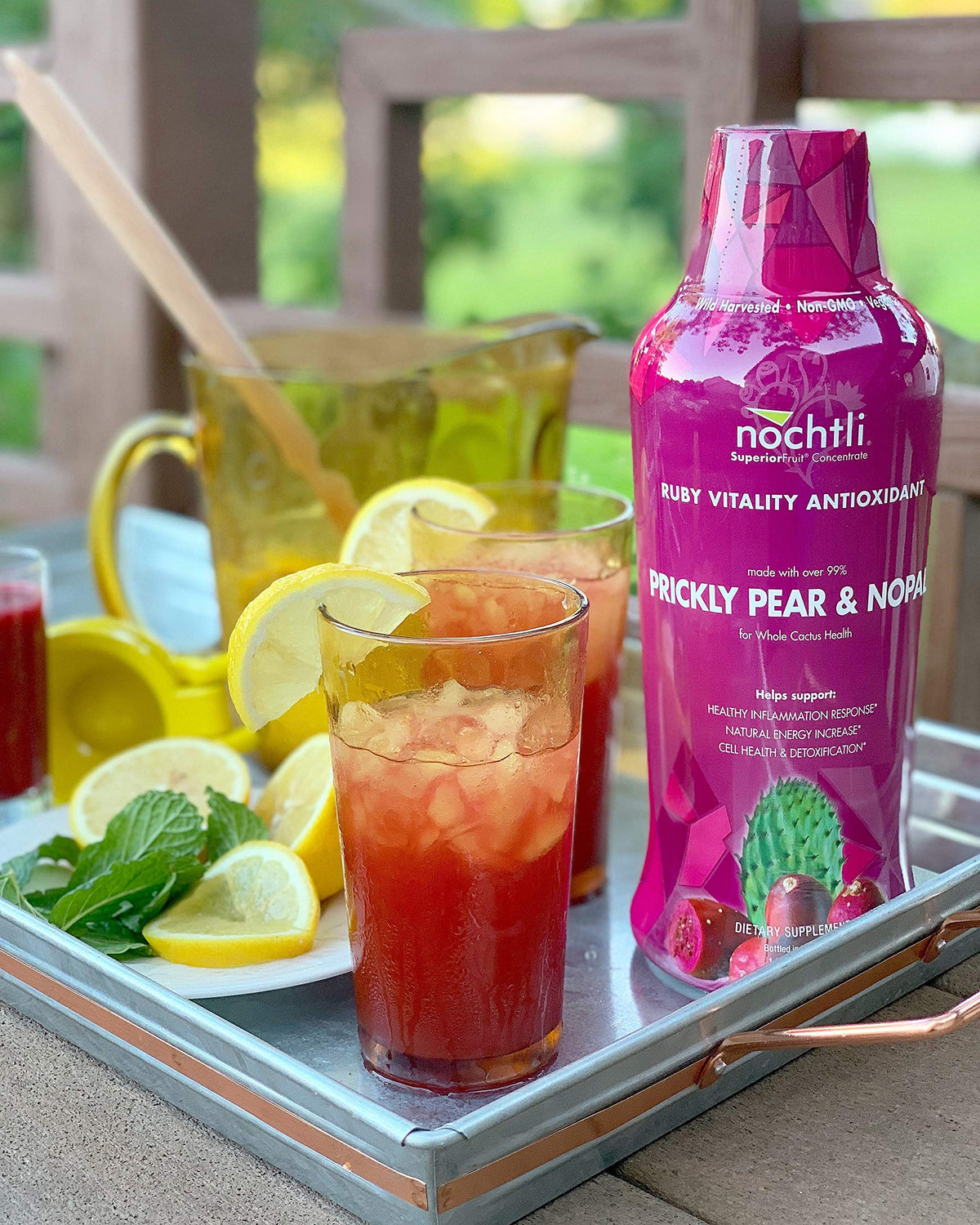 Nochtli Complément Alimentaire Antioxydant 1L avec un verre d'eau