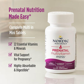 Nordic Naturals mini comprimés prénatales sur une cuillère