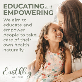 Nourish Her Naturally, bouteille ouverte avec une cuillère doseuse