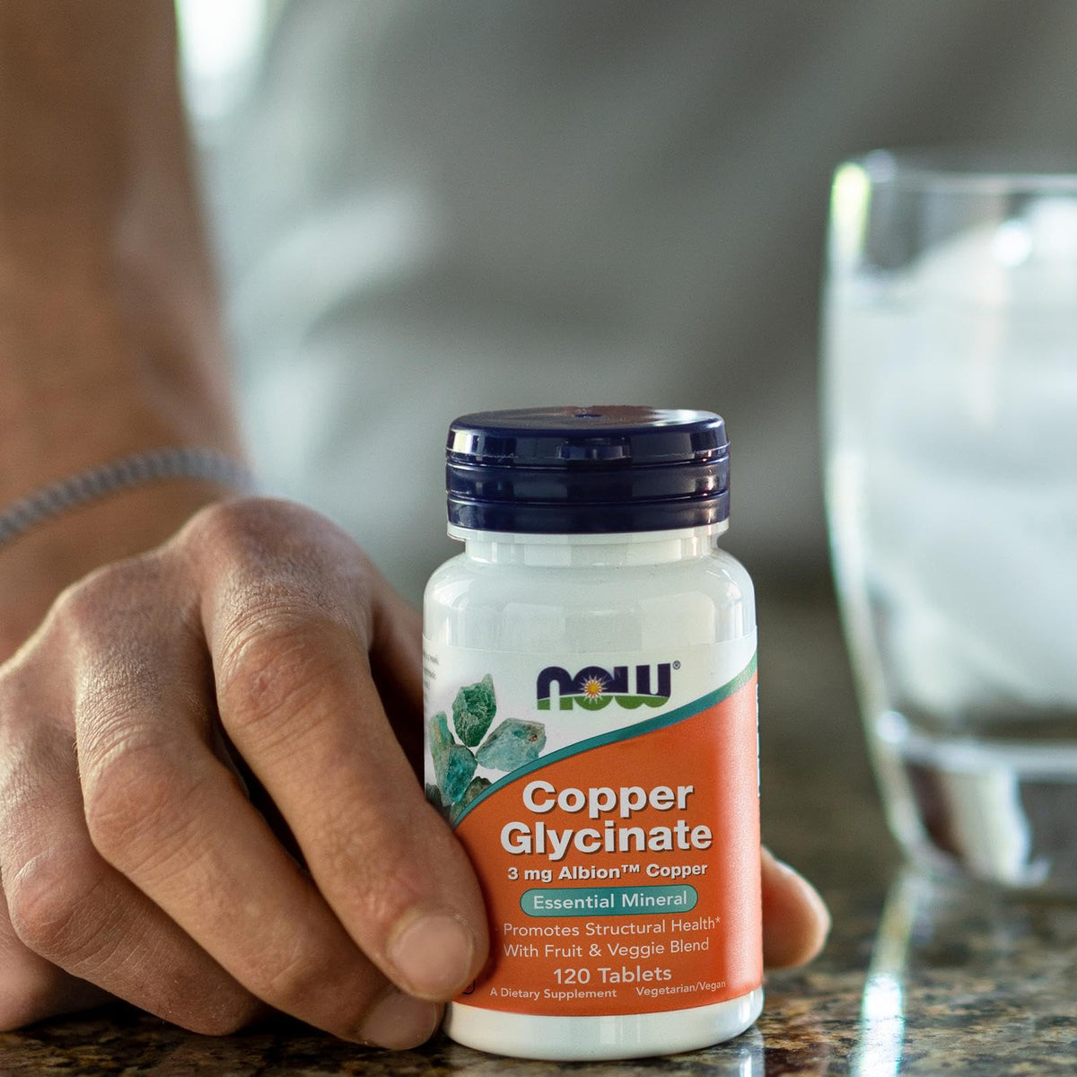 NOW Foods Cuivre Glycinate dans un environnement naturel