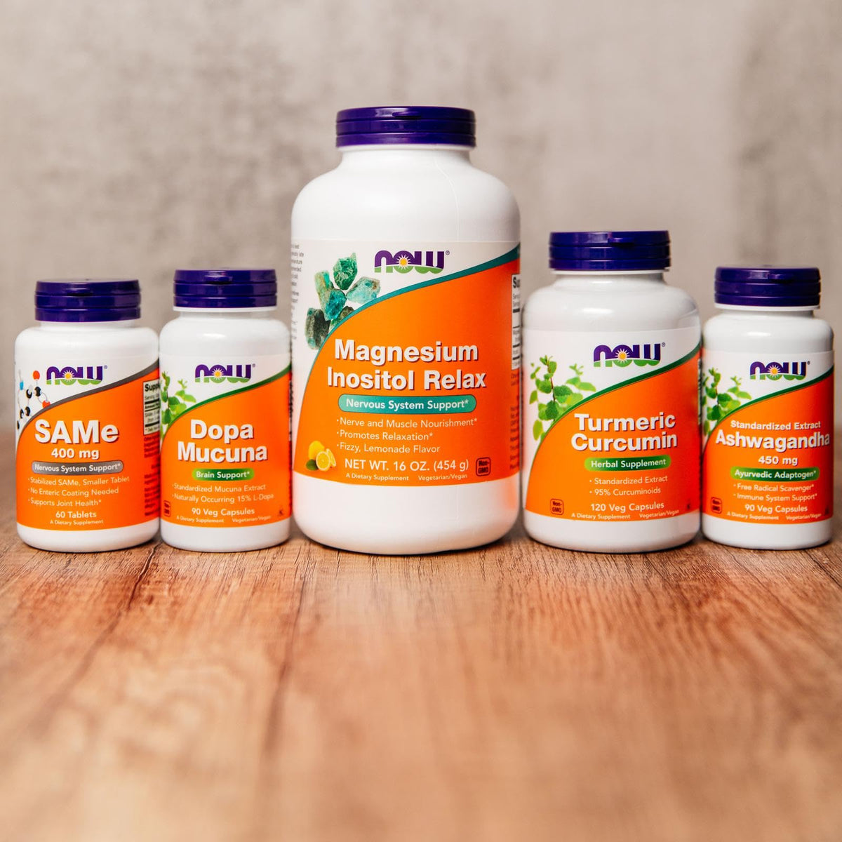 NOW Foods Curcuma Curcumin 120 gélules végétales ouvertes avec gélules visibles