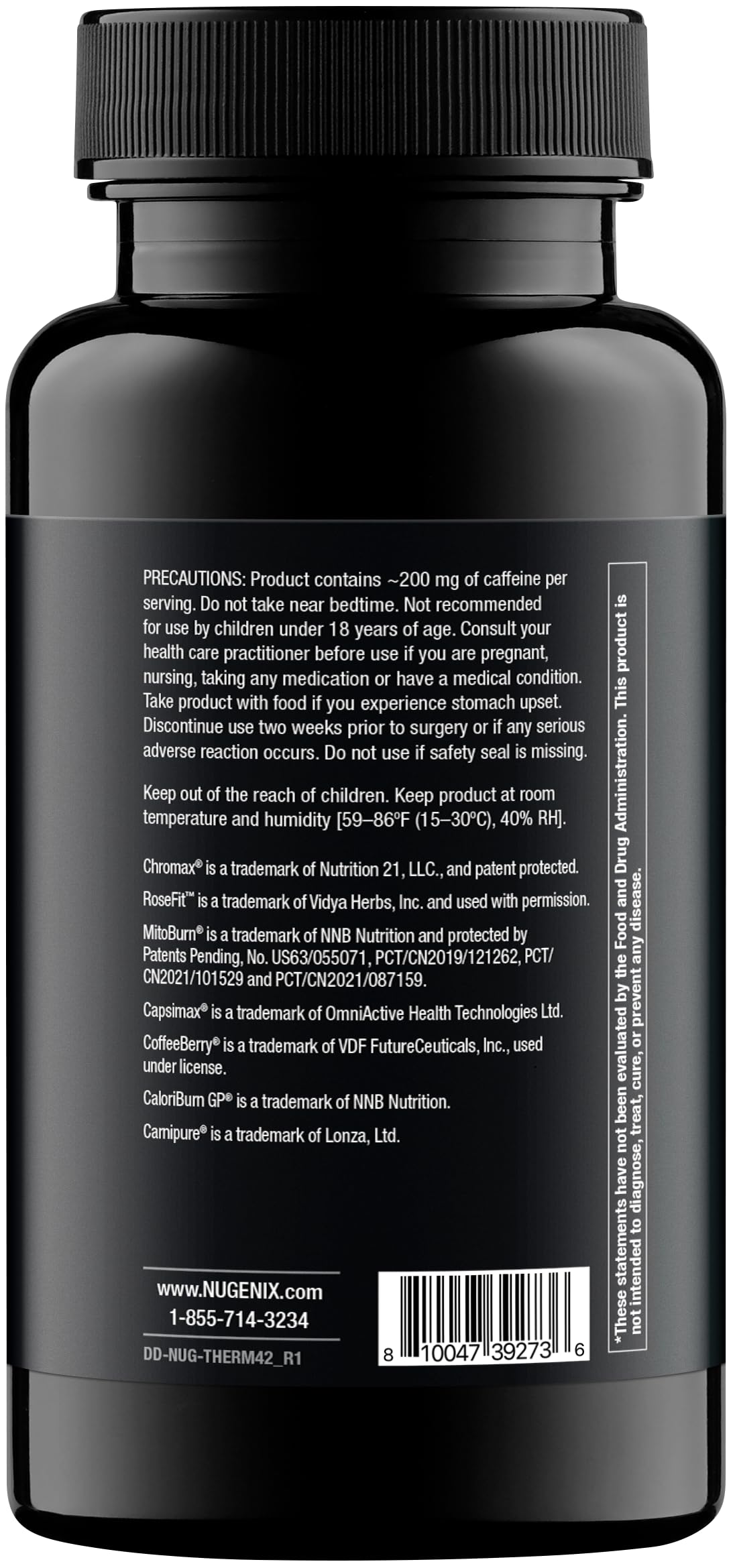 Nugenix Thermo-X 42ct avec un verre d'eau à côté sur une surface en bois