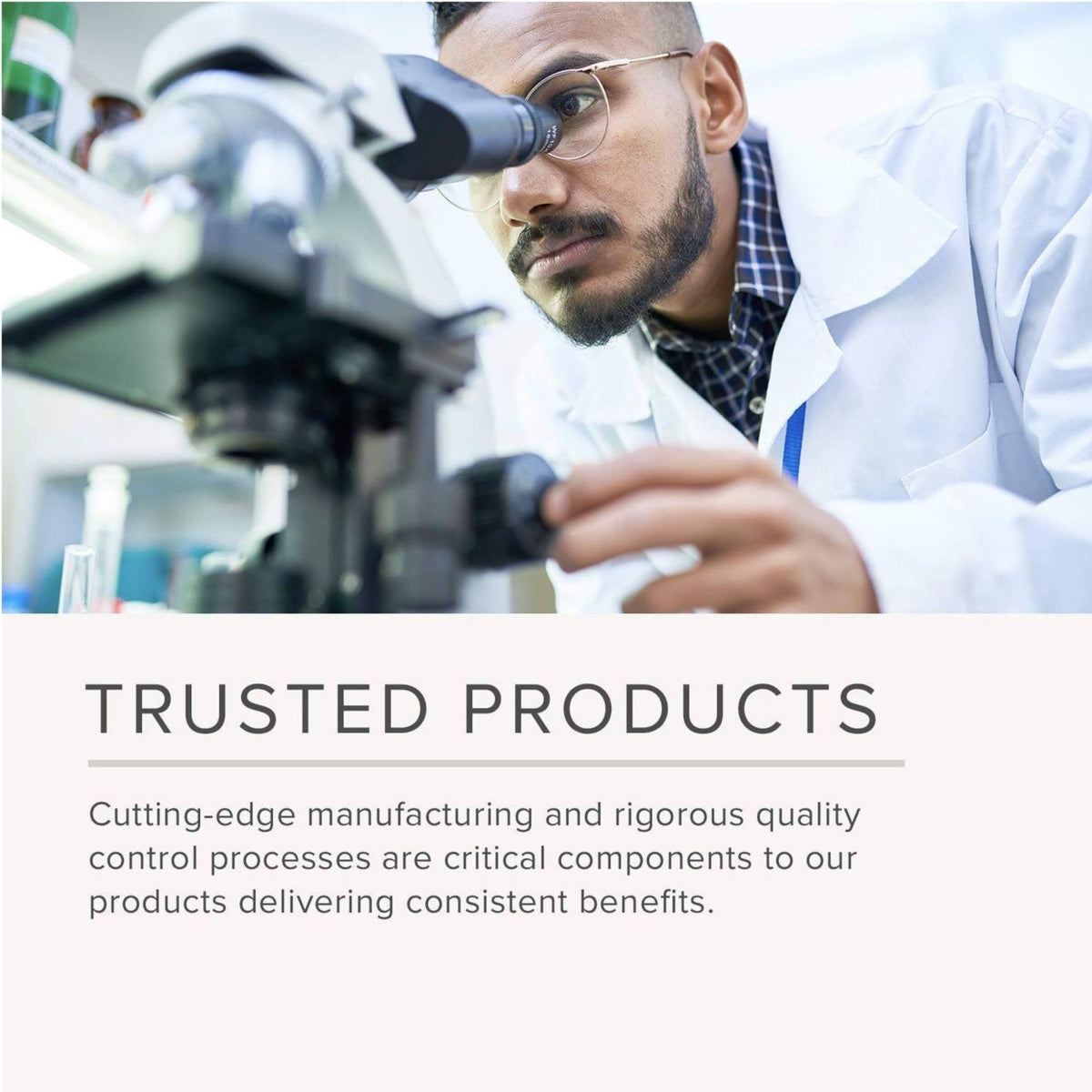 NusaPure Basilic Sacré Bio 350 mg affichant les capsules