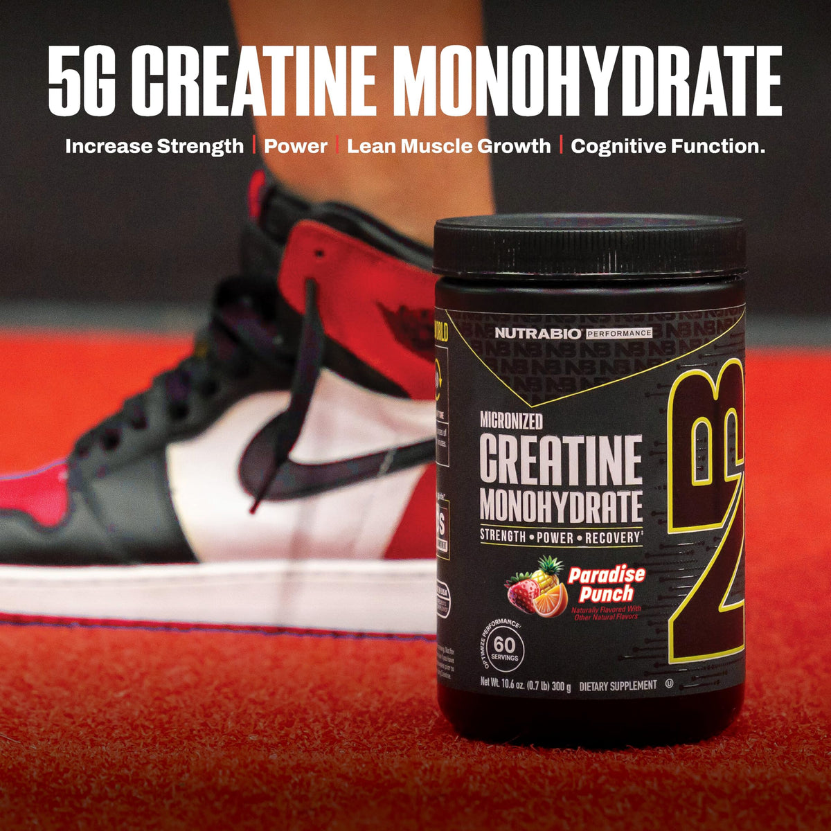 NutraBio Créatine Monohydrate 300g en utilisation avec shaker