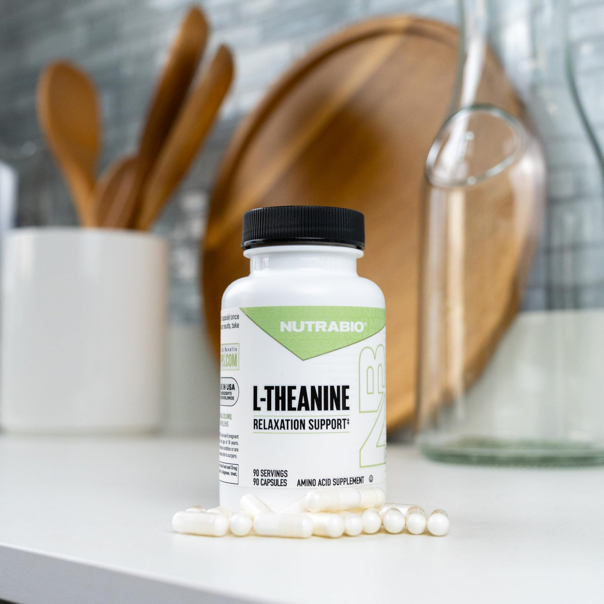 NutraBio L-Théanine 200mg capsules ouvertes