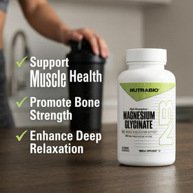 NutraBio Magnésium Glycinate capsules sur fond blanc