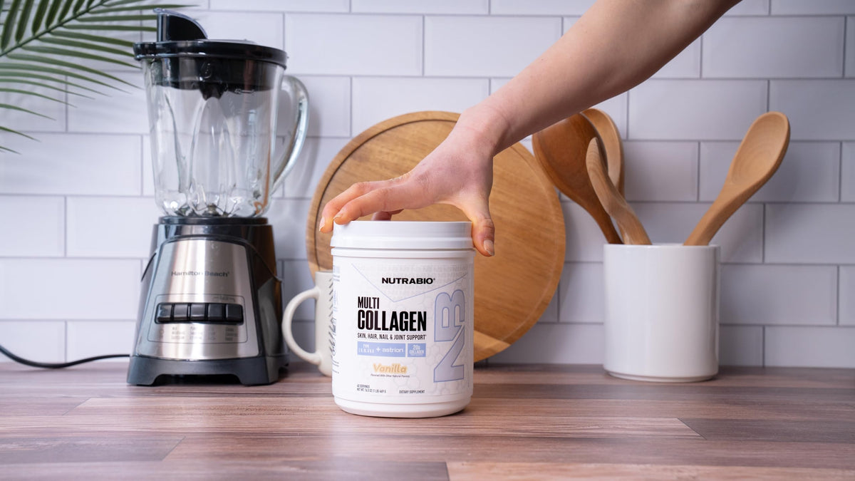 NutraBio Multi Collagène Poudre Vanille 581g sur un comptoir de cuisine