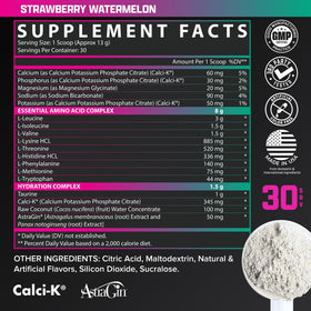 Nutrex EAA Hydration fraise pastèque en poudre près d'un shaker