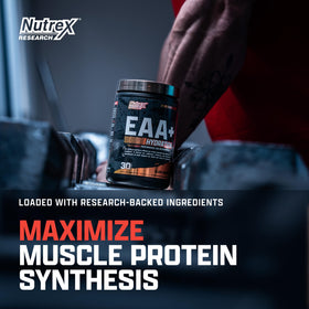 Nutrex Research EAA Hydration poudre dans un verre avec eau
