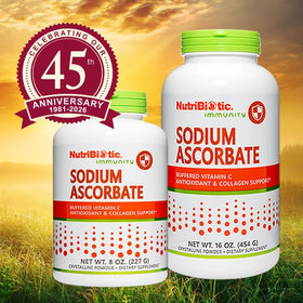 NutriBiotic poudre de vitamine C sur une table en bois