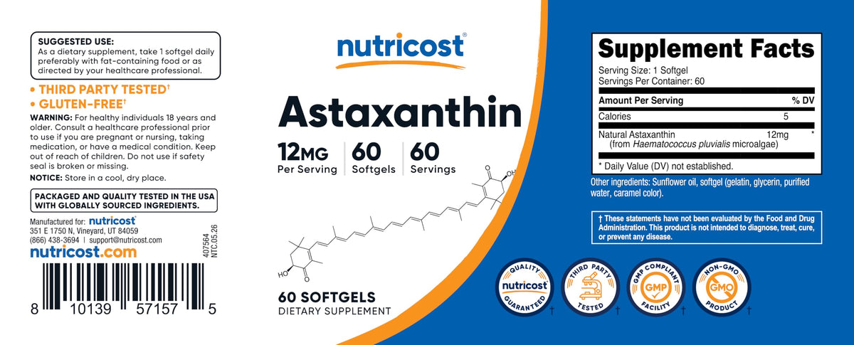Nutricost Astaxanthin 12mg gélules avec un verre d'eau