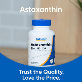 Nutricost Astaxanthin 12mg présentée avec d'autres compléments alimentaires