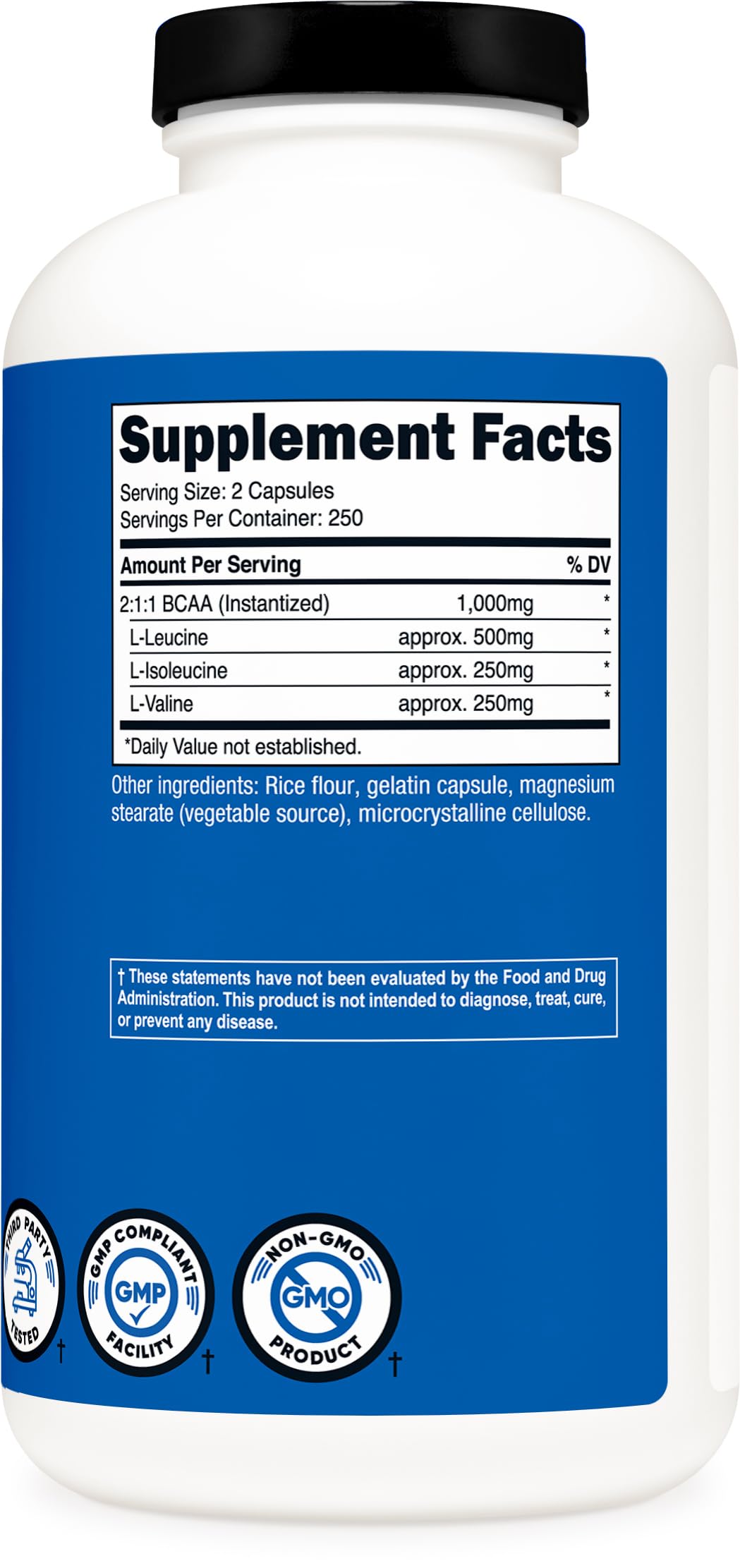 Nutricost BCAA 1000mg avec une main tenant la bouteille