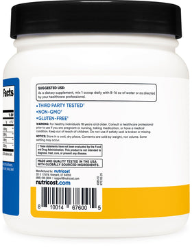 Nutricost BCAA Poudre avec une portion prête à être mélangée