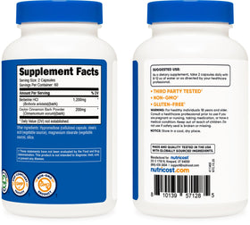 Nutricost Berberine HCl capsules sur une table en bois