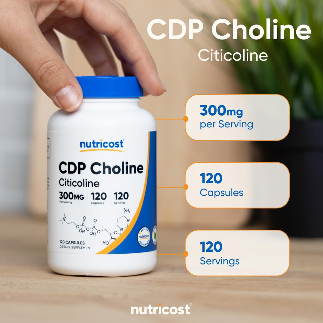 Nutricost CDP Choline 300mg capsules dans une main