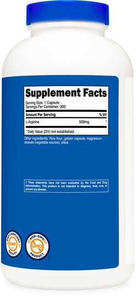 Nutricost L-Arginine 500mg capsules avec un verre d'eau