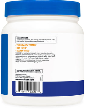 Nutricost L-Glutamine Poudre 500g en utilisation avec une boisson