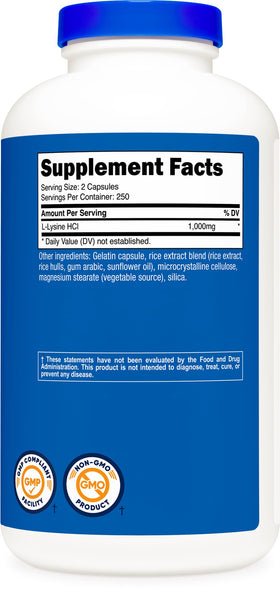 Nutricost L-Lysine 1000mg capsules dans une main
