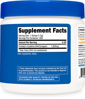 Nutricost N-Acetyl L-Cystéine Poudre 250g sur un fond neutre