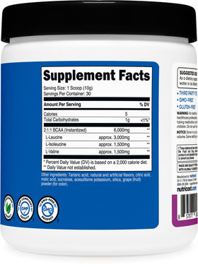 Nutricost Poudre BCAA Raisin 30 Portions sur fond blanc