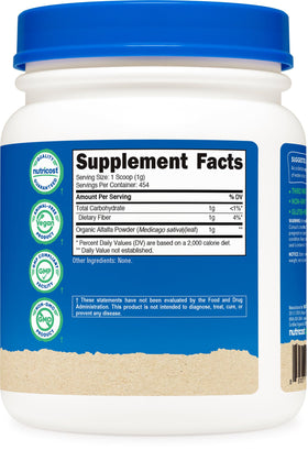Nutricost Poudre d'Alfalfa Bio 558g dans un bol avec des fruits