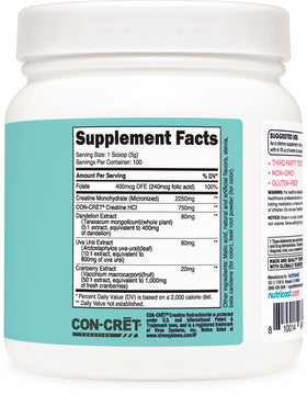 Nutricost Poudre de Créatine Monohydrate 100 Servings à côté d'une bouteille d'eau