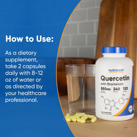 Nutricost Quercetine 880mg sur une table en bois