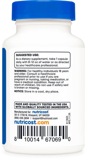 Nutricost Tudca 500mg capsules en main sur fond blanc