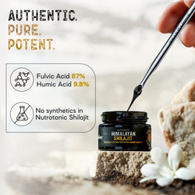 NutroTonic Shilajit Rouge A+ 68g échantillon sur une cuillère