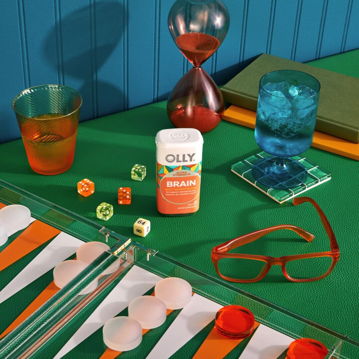OLLY Softgels Cérébral Ultra Fort, prise d'une gélule avec de l'eau