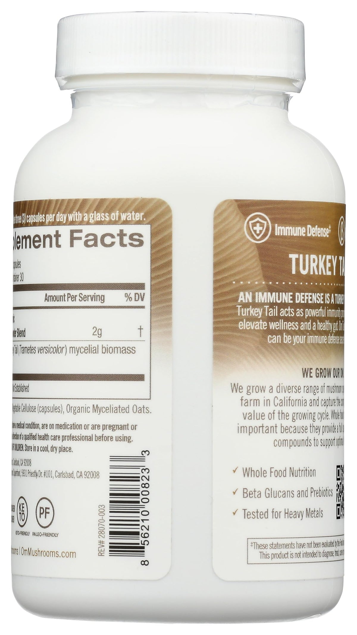OM MUSHROOM SUPERFOOD Capsules de Champignon Turkey Tail 90 unités, prise de vue lifestyle