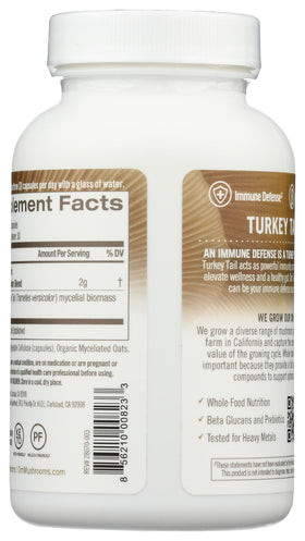 OM MUSHROOM SUPERFOOD Capsules de Champignon Turkey Tail 90 unités, prise de vue lifestyle
