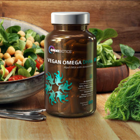 OmniBiotics Omega-3 capsules en main pour une prise quotidienne