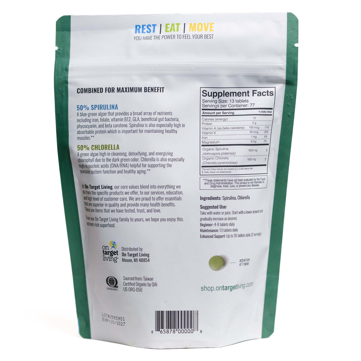 On Target Living Spiruline Chlorelle Bio, comprimés dans un bol