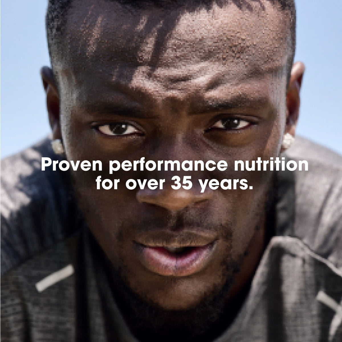 Optimum Nutrition Amino 2222 comprimés sur une table